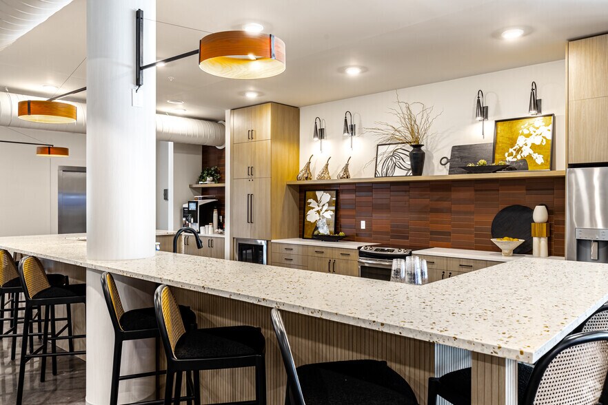 More Photos Of 701 Berkley Pky, Kansas City Apartments For Lease