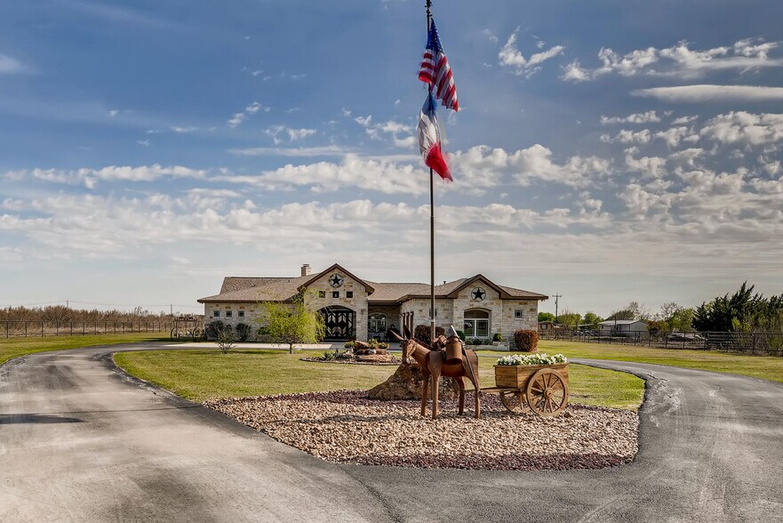 More Photos Of 7193 Old Talley Rd, San Antonio General Retail For Sale