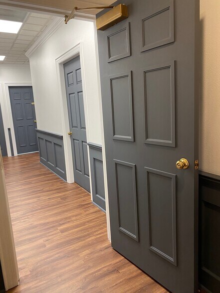 More Photos Of 1411 Edgewater Dr, Orlando Office For Lease