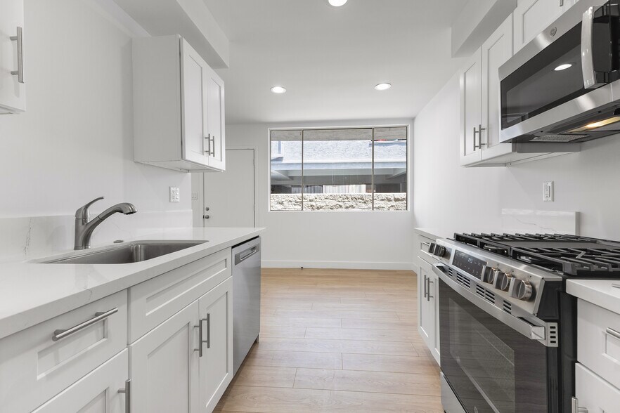 More Photos Of 623 Orange Grove Ave, Glendale Apartments For Sale