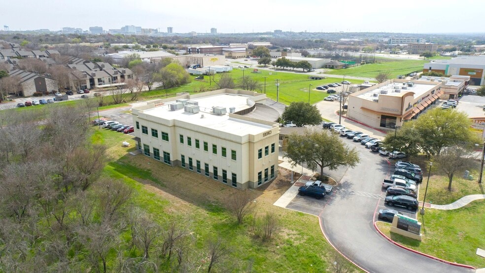 More Photos Of 9910 Huebner Rd, San Antonio Medical For Lease