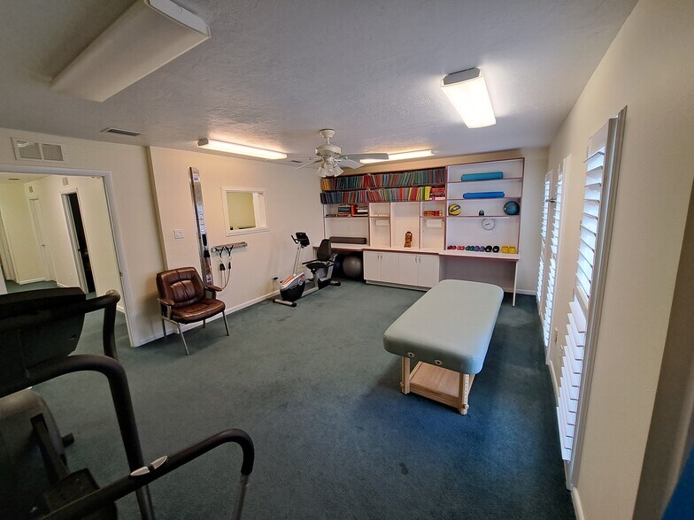 More Photos Of 905 W Ventura Ave, Clewiston Medical For Sale