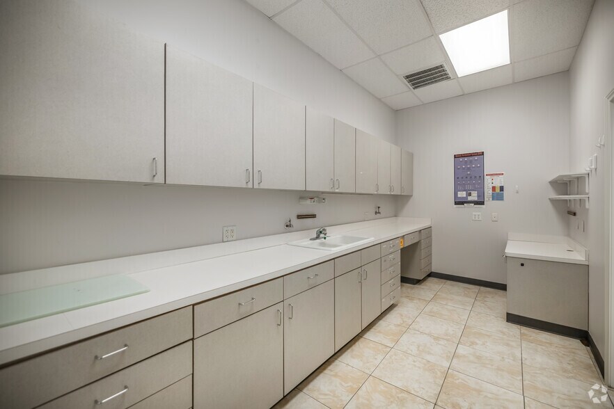 More Photos Of 15115 Westheimer Rd, Houston Storefront Retail Office For Lease