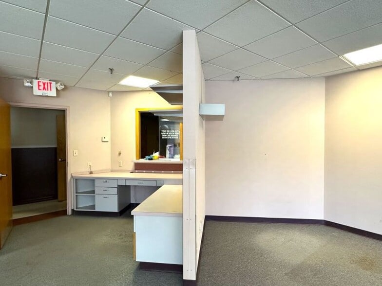 More Photos Of 301 W 1st St, Dayton Medical For Sale