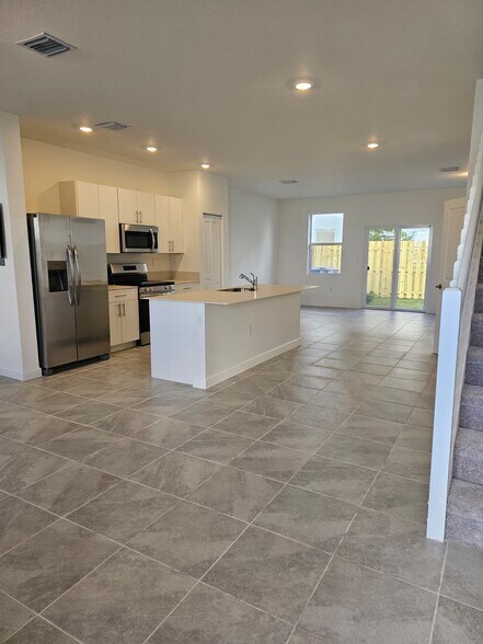 Primary Photo Of 1148 SE 2nd St, Homestead Apartments For Sale