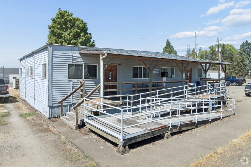 More Photos Of 3923 Old Salem Rd NE, Albany Truck Terminal For Sale