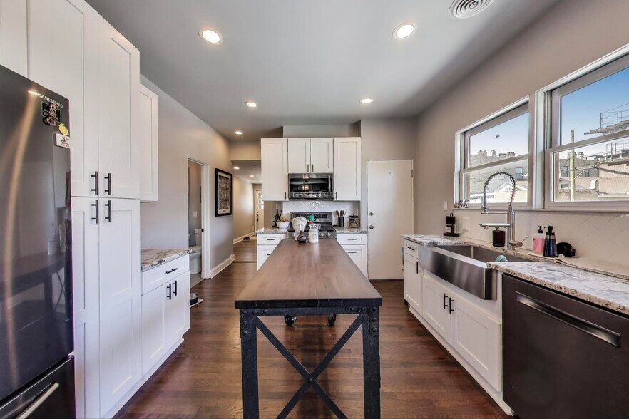 More Photos Of 1103 W Grand Ave, Chicago Apartments For Sale