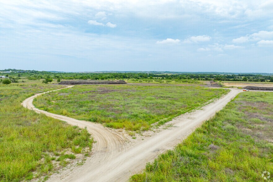 More Photos Of 1001 Rohde Road, Kyle Land For Lease