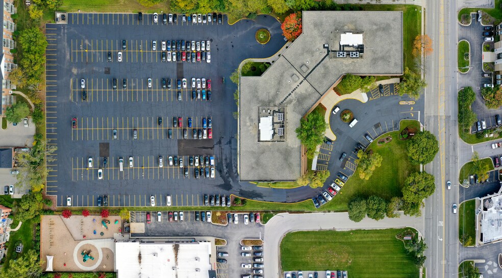 More Photos Of 1 S 450 Summit Ave, Oakbrook Terrace Office For Sale