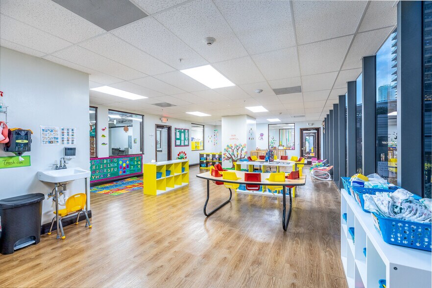 More Photos Of 25 SW 9th St, Miami Coworking Space