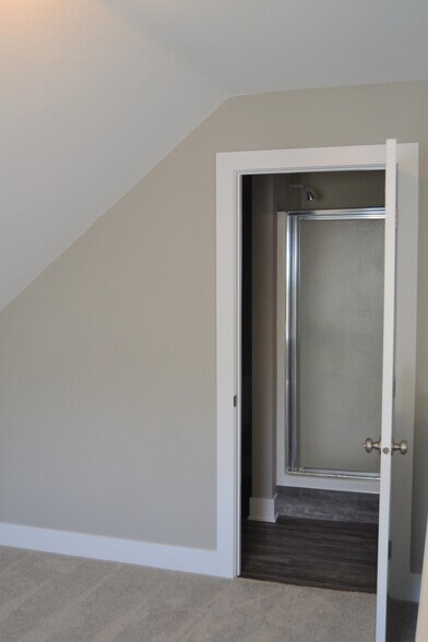 More Photos Of 210 Wilson St, Van Meter Apartments For Sale