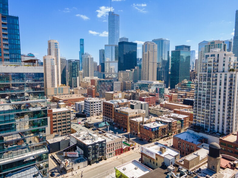 More Photos Of 601 N Wells St, Chicago Freestanding For Lease