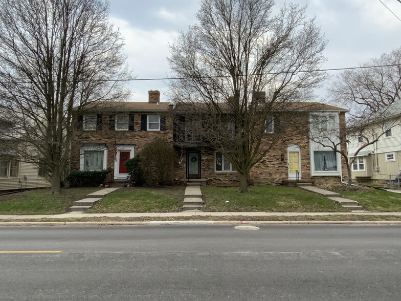 Primary Photo Of 5743-5747 Summit St, Sylvania Apartments For Sale