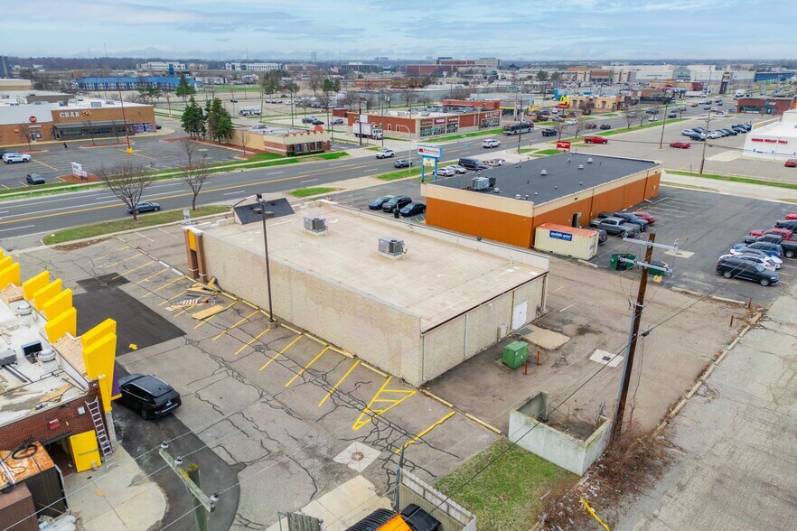 More Photos Of 32600 John R Rd, Madison Heights Freestanding For Lease