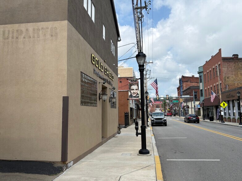 More Photos Of 817 Main St, Pittsburgh Office For Sale