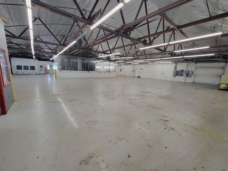 More Photos Of 2001 S La Cienega Blvd, Los Angeles Warehouse For Lease