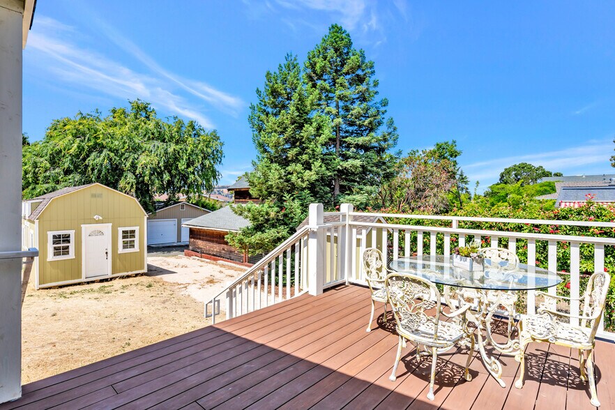 More Photos Of 602 W K St, Benicia Freestanding For Sale