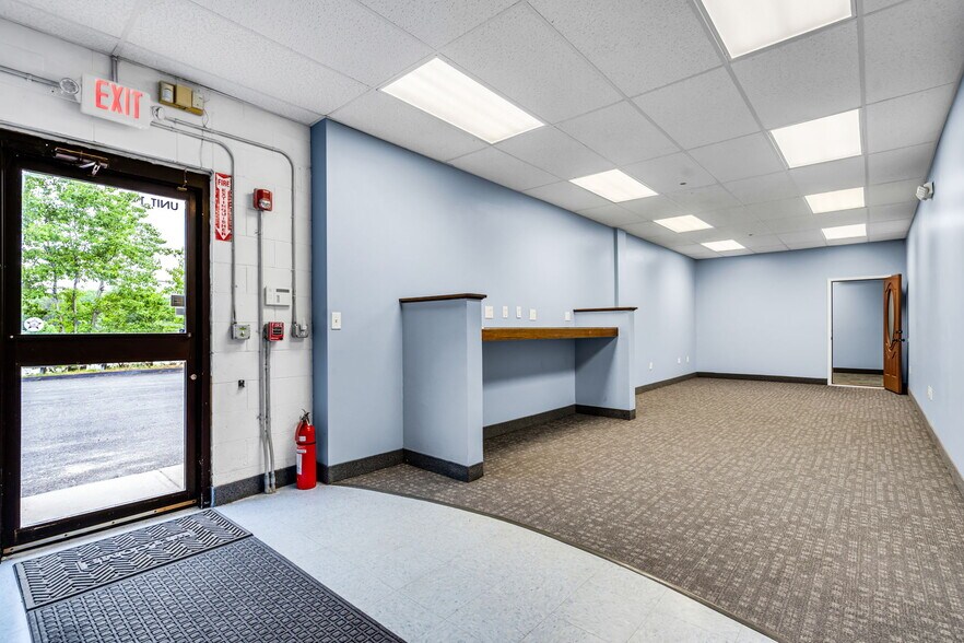 More Photos Of 35 Mill Street Central, Marlborough Warehouse For Lease