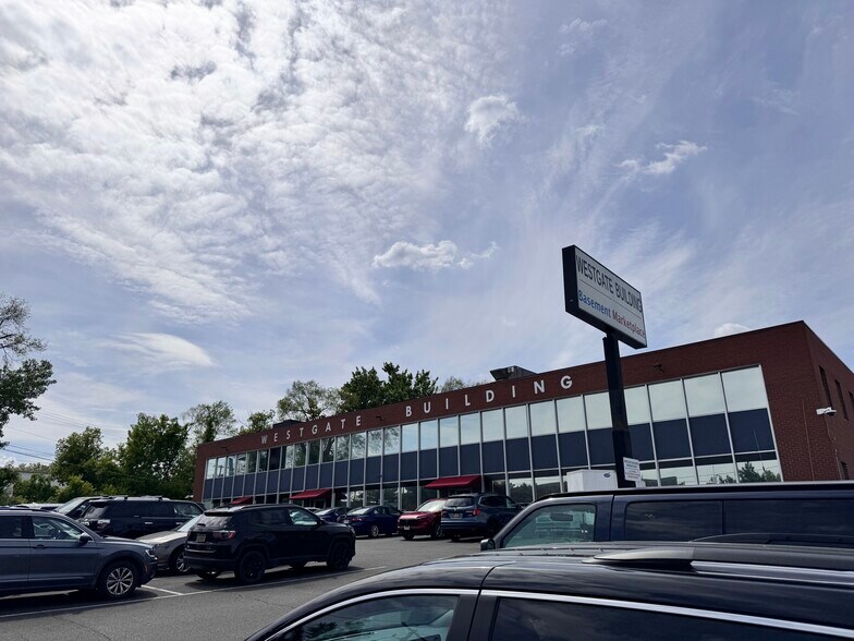 More Photos Of 10 Russell Rd, Albany Office For Sale