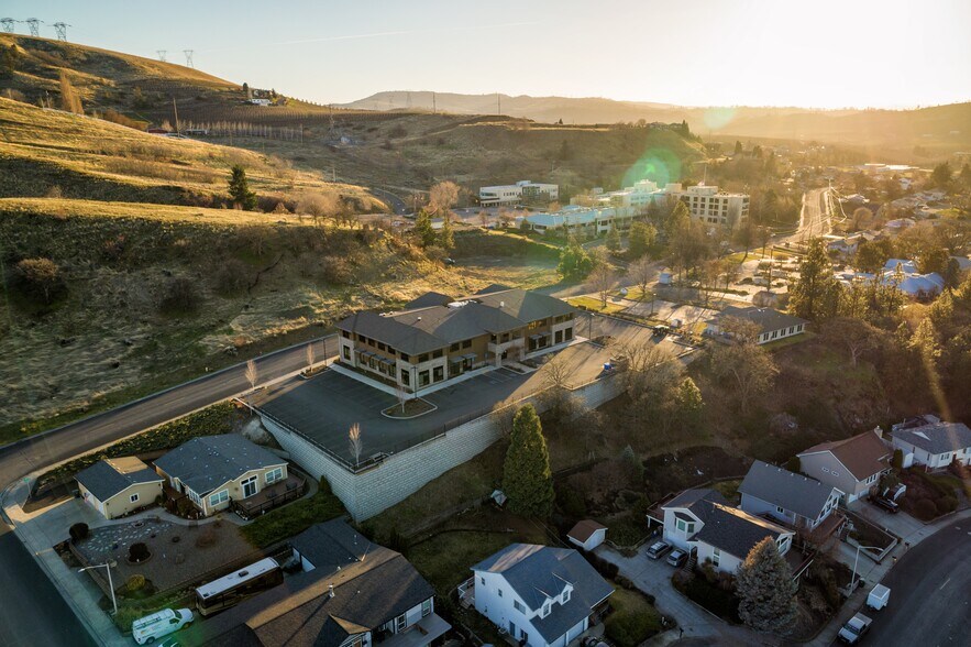 More Photos Of 1935 E 19th St, The Dalles Medical For Lease