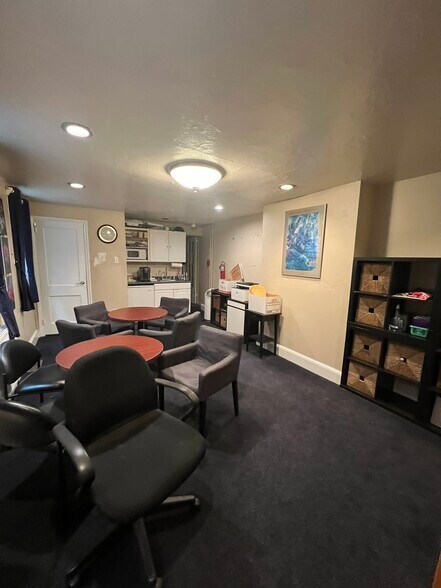 More Photos Of 313 S 16th St, Philadelphia Office For Sale