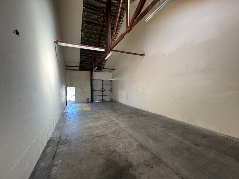More Photos Of 610 N E St, Madera Warehouse For Lease