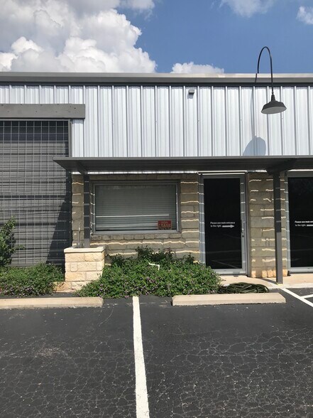 More Photos Of 9217 US Hwy 290 W, Austin Office For Lease