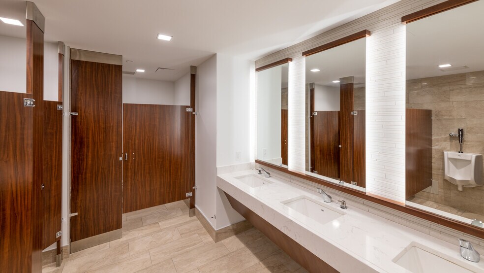 More Photos Of 8401 Greensboro Dr, McLean Office For Lease