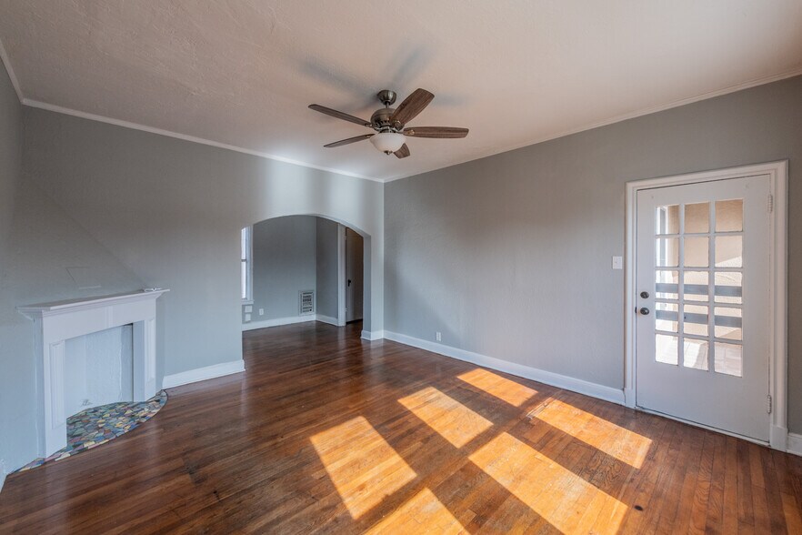 More Photos Of 403 W Hollywood Ave, San Antonio Apartments For Sale