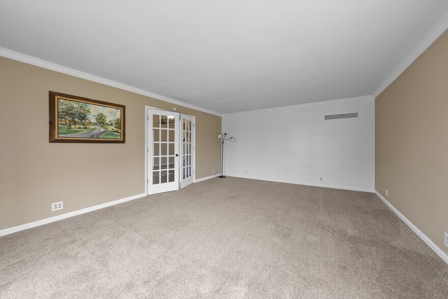 More Photos Of 1901 Moffet Rd, Saint Joseph Specialty For Sale