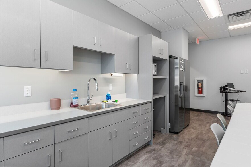 More Photos Of 18389 Orchard Trl, Lakeville Medical For Lease