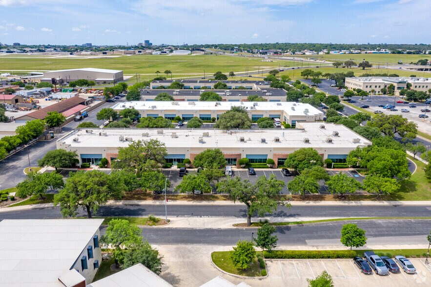 More Photos Of 814 Arion Pky, San Antonio Unknown For Lease