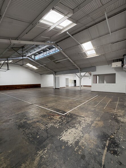 More Photos Of 1630 Superior Ave, Costa Mesa Warehouse For Lease