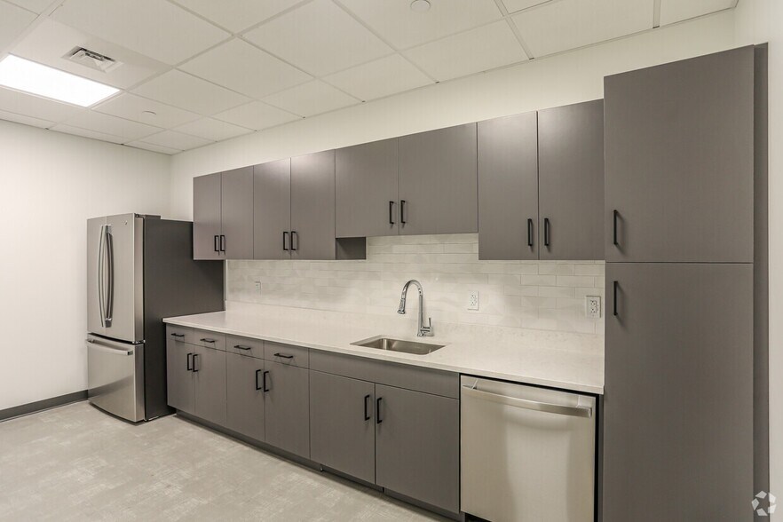 More Photos Of 19-29 Needham St, Newton Office For Lease