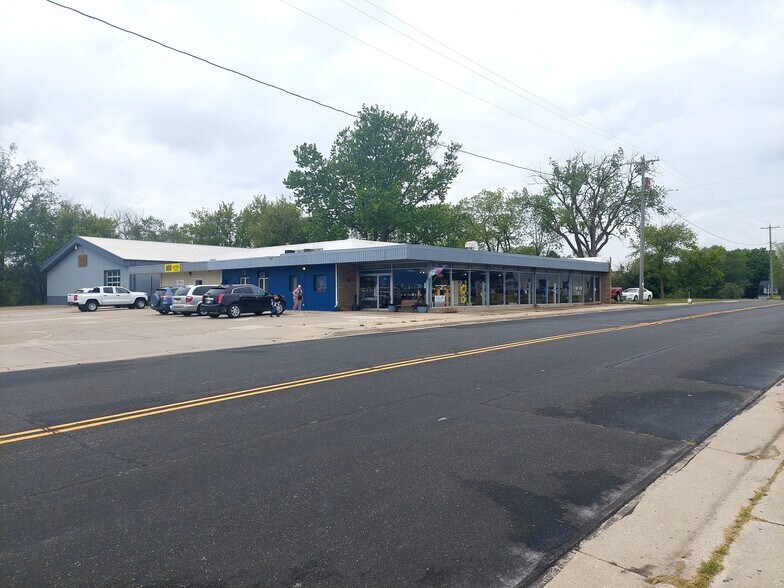 More Photos Of 320 Summit Ave, Watertown Auto Repair For Lease