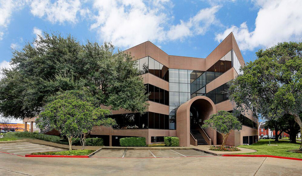 Primary Photo Of 5870 Highway 6 N, Houston Office For Lease