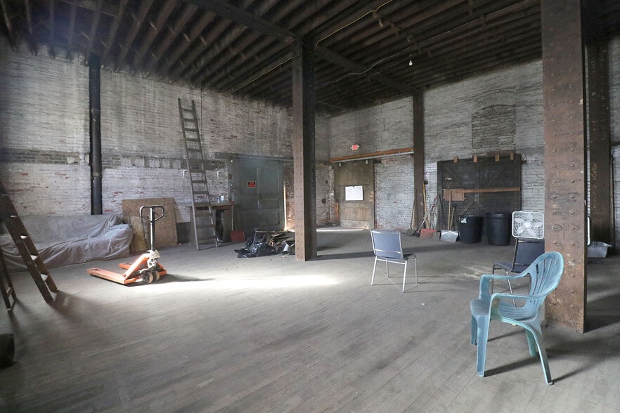 More Photos Of 312 N 7th St, Steubenville Warehouse For Sale