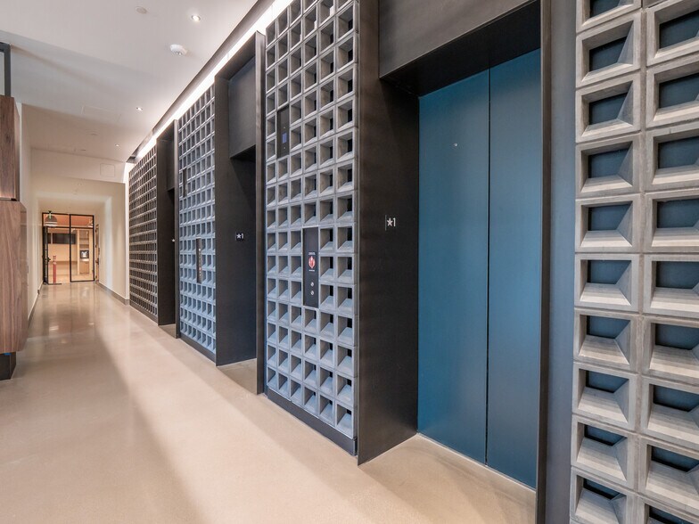 More Photos Of 924 E 7th St, Austin Office For Sale