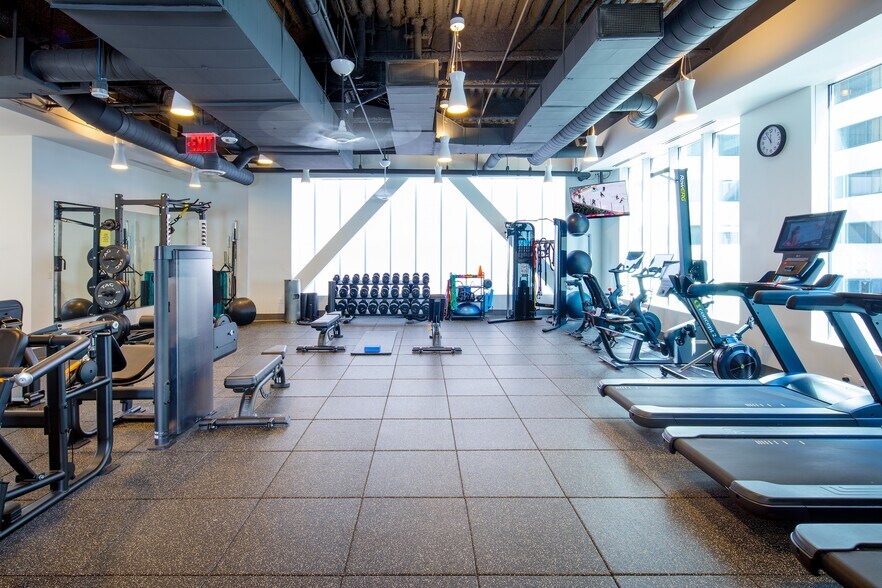 More Photos Of 2 Bethesda Metro Ctr, Bethesda Office For Lease