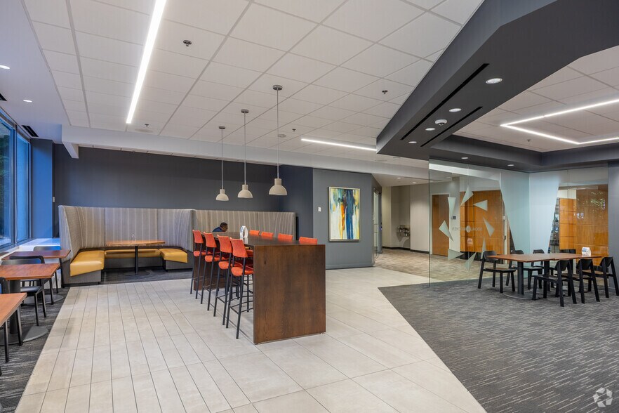 More Photos Of 275 Interstate North Cir SE, Atlanta Office For Lease