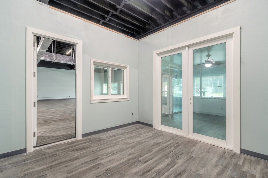 More Photos Of 719 N Ridgewood Ave, Daytona Beach General Retail For Sale