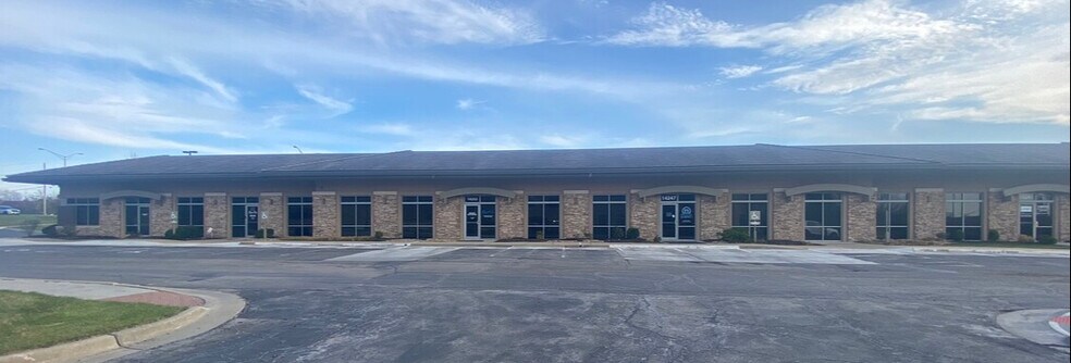 More Photos Of 14241-14257 Metcalf Ave, Overland Park Medical For Lease