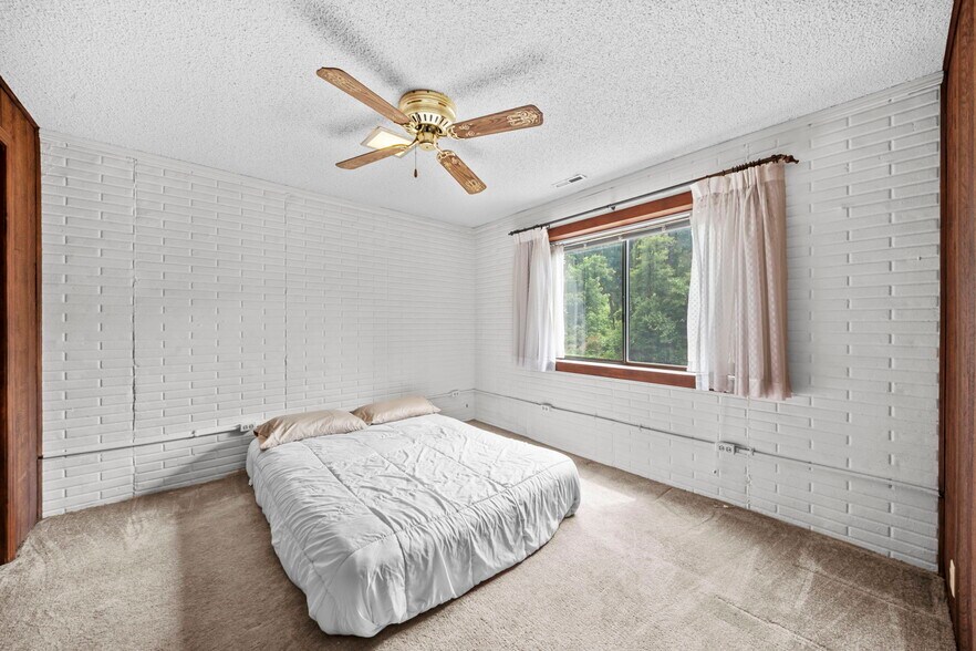 More Photos Of 1810 Little Flock Dr, Rogers Specialty For Sale