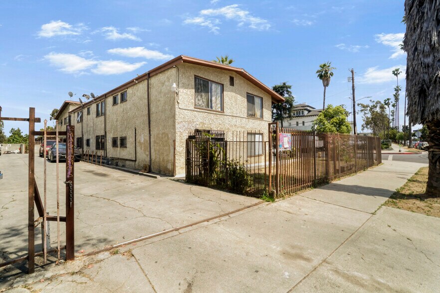 More Photos Of 1973-2015 W 22nd St, Los Angeles Apartments For Sale