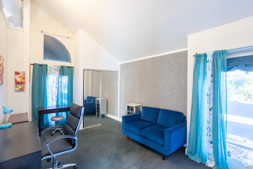 More Photos Of 760 Las Posas Rd, Camarillo Loft Creative Space For Sale