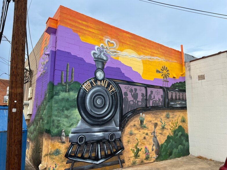 More Photos Of 109-111 S Main St, Irving Restaurant For Sale