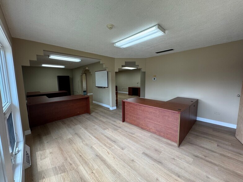 More Photos Of 207 Webster St, Batavia Office Residential For Lease