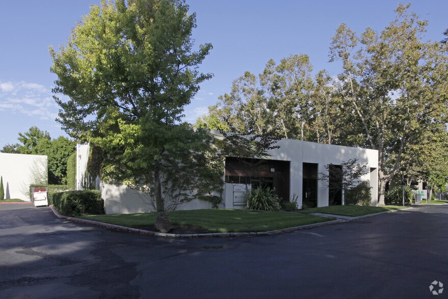 More Photos Of 3350 Scott Blvd, Santa Clara Research And Development For Lease