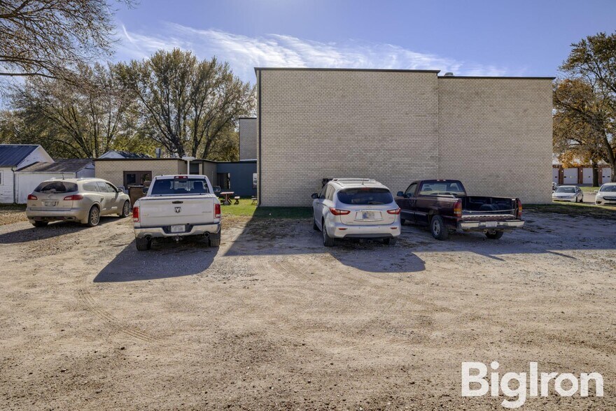More Photos Of 130 S 5th St, Hebron Apartments For Sale