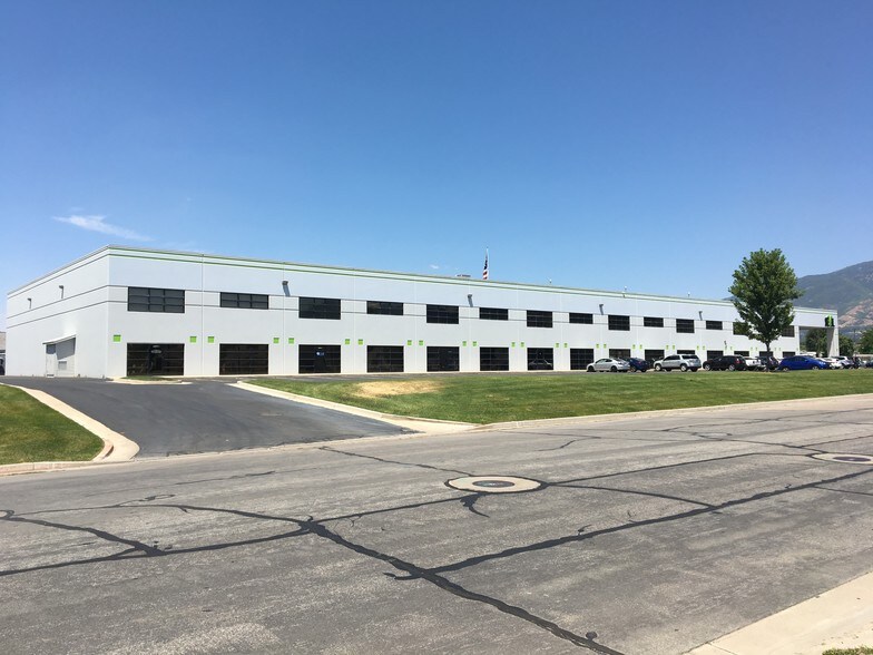 More Photos Of 695 N Kays Dr, Kaysville Warehouse For Lease